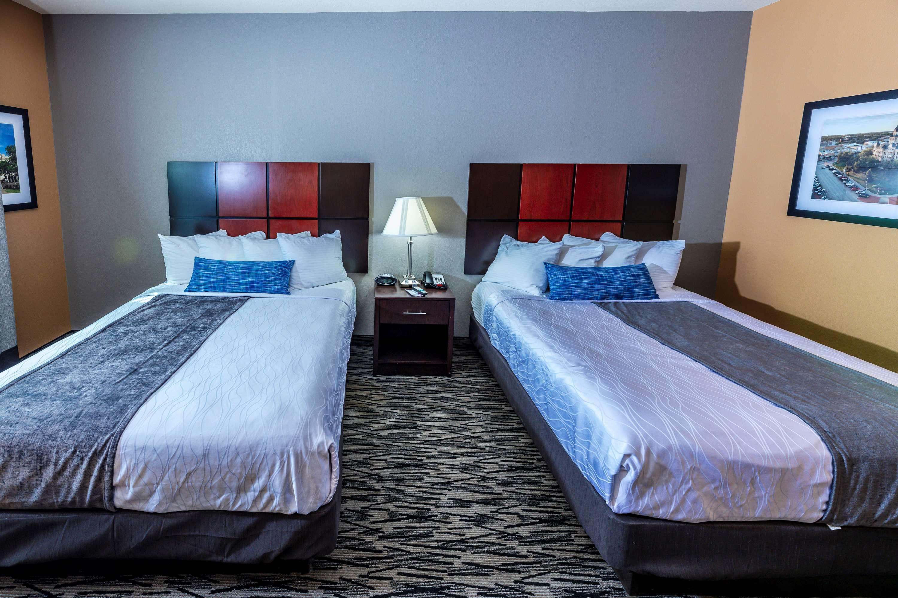 Best Western Plus Denton Inn & Suites Exterior photo