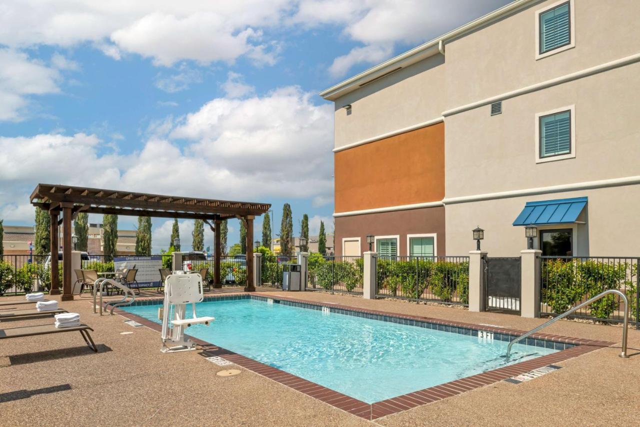 Best Western Plus Denton Inn & Suites Exterior photo