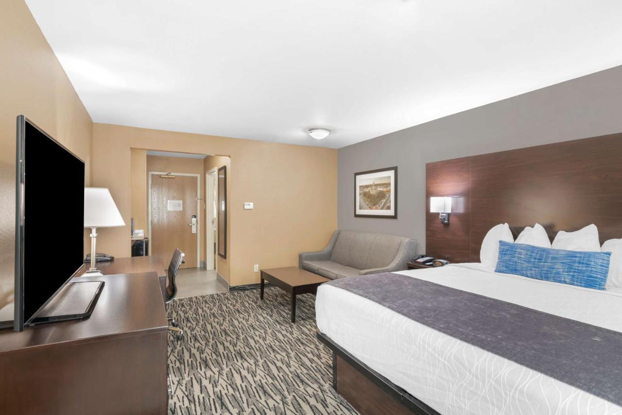 Best Western Plus Denton Inn & Suites Exterior photo